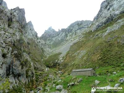 Ruta del Cares - Garganta Divina - Parque Nacional de los Picos de Europa;club de montaña madrid